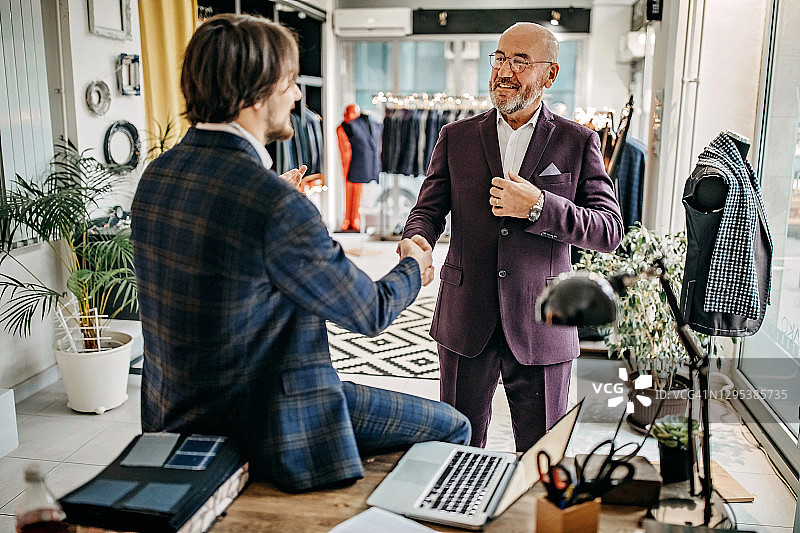 满意的顾客是最好的顾客图片素材