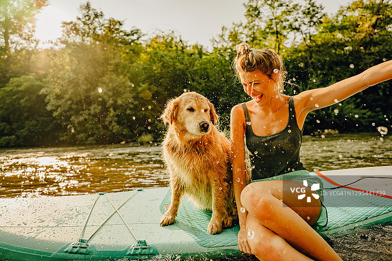 一起享受夏天图片素材