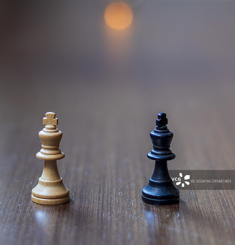 前景中的国际象棋棋子图片素材