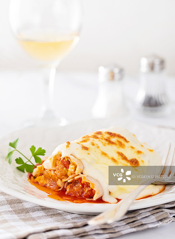 金枪鱼意大利卷饼图片素材