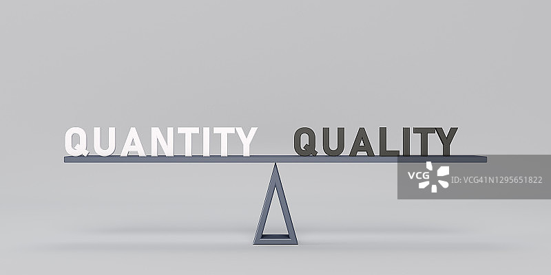 跷跷板上的数量和质量文本图片素材