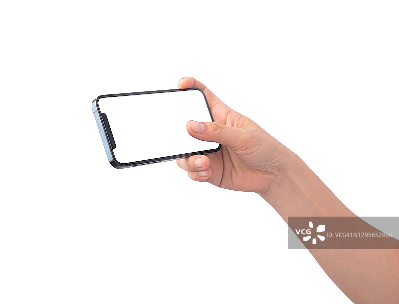 女性手持智能手机拍照，白色背景图片素材