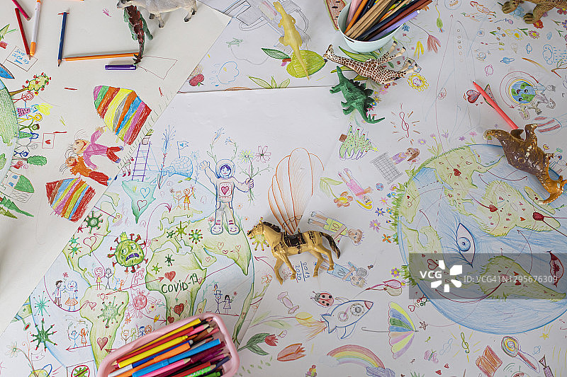 儿童制作的彩色图画图片素材