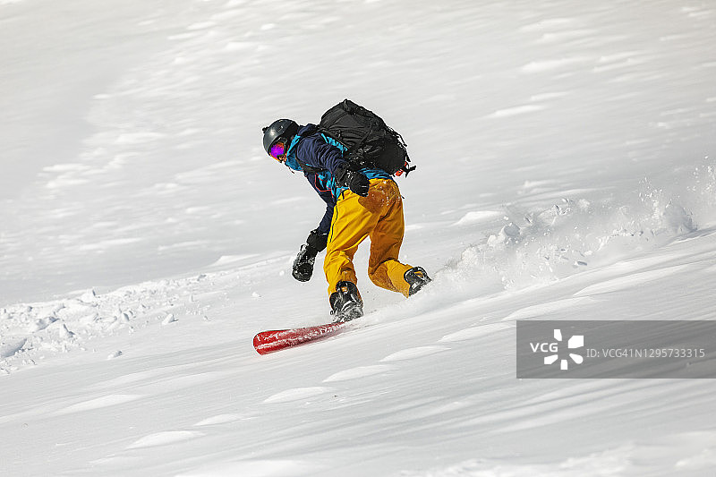 山区滑雪假日图片素材