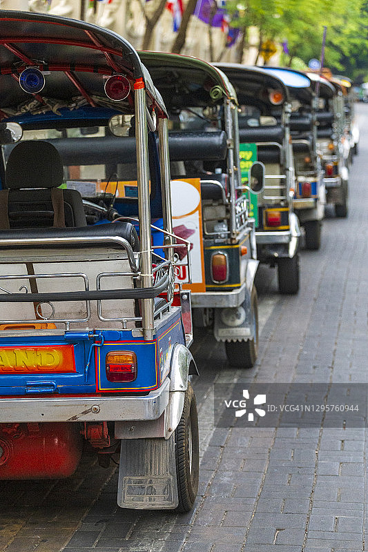 泰国清迈的嘟嘟车线条图片素材