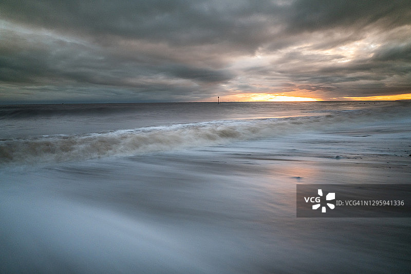 冬天太阳升起图片素材