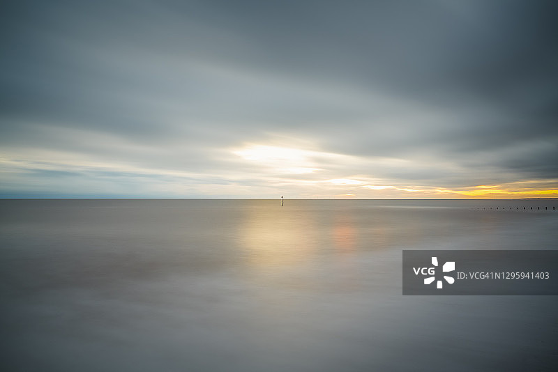 冬天太阳升起图片素材