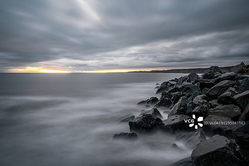 冬天太阳升起图片素材