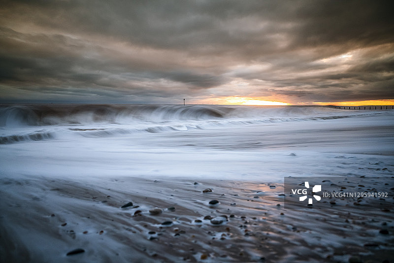 冬天太阳升起图片素材