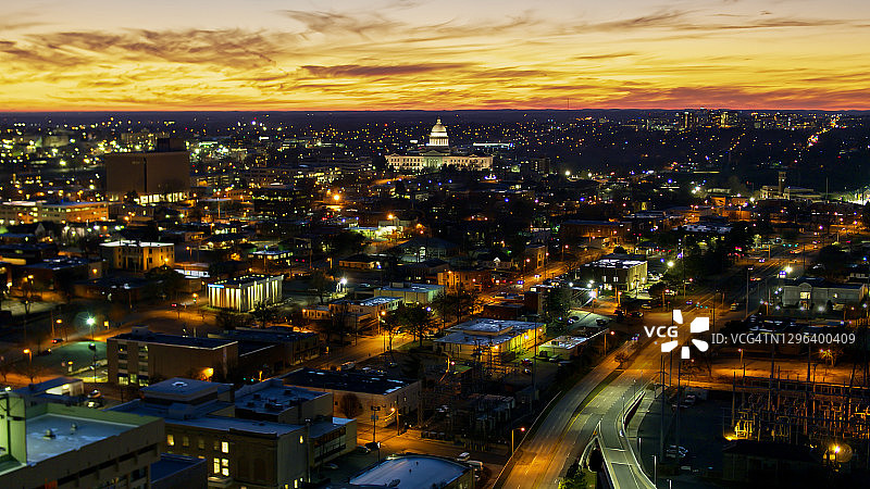 小石城黄昏的城市景观 - 航拍图片素材