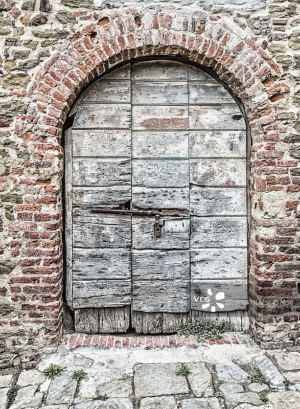 老城区典型的门图片素材
