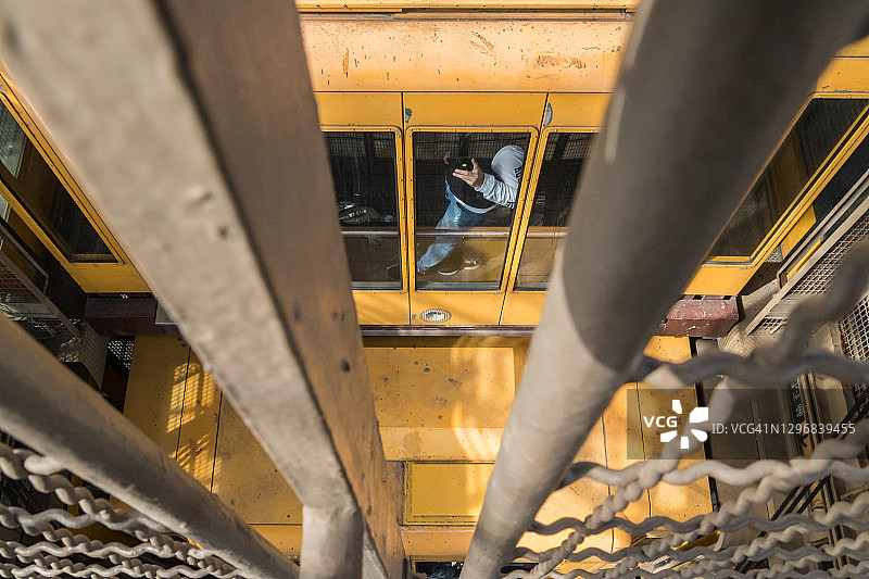 埃菲尔铁塔电梯的细节照片 - 法国巴黎图片素材