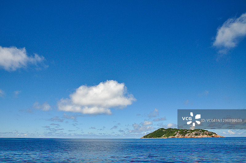 印度洋上的阿里德岛自然保护区景观，塞舌尔普拉兰岛图片素材