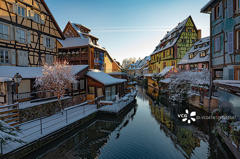 科尔马的“小威尼斯”，法国阿尔萨斯的冬天图片素材
