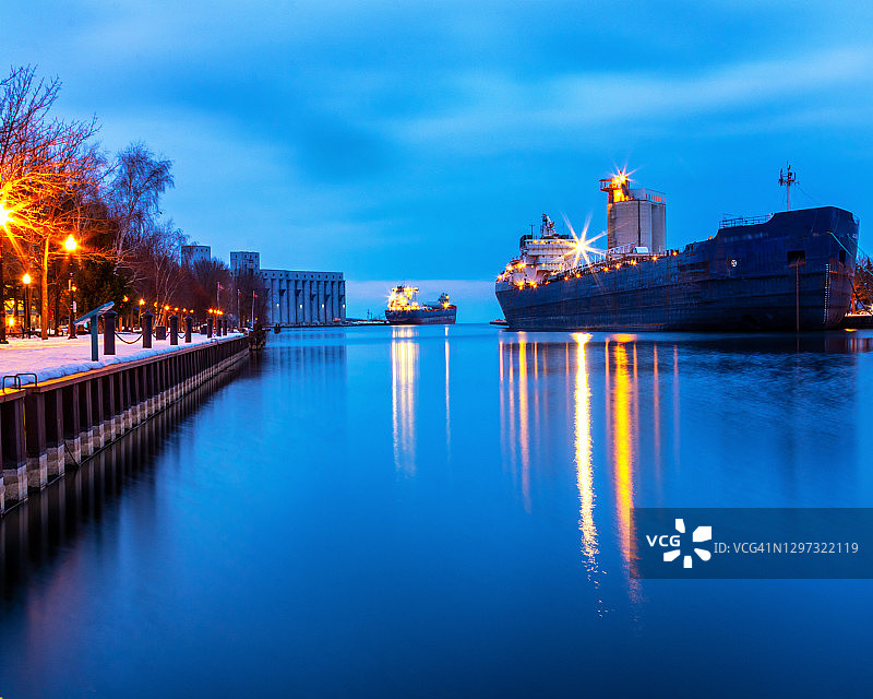 港口中的船只图片素材