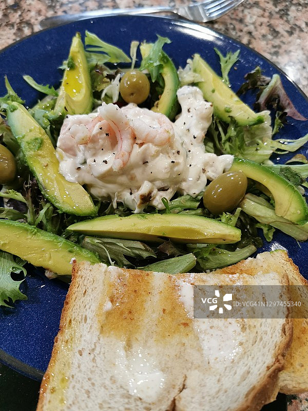 鲜虾牛油果沙拉图片素材