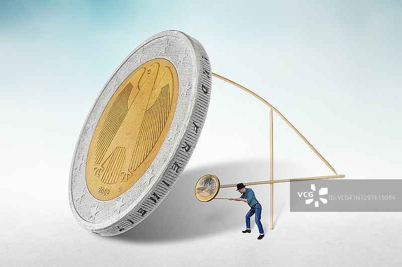 金融风险概念，落入陷阱的资金图片素材