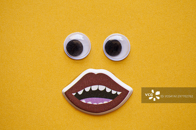 卡通眼睛和嘴巴图片素材