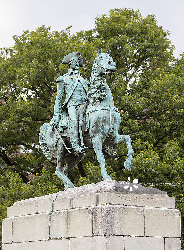 美国华盛顿特区华盛顿环岛乔治·华盛顿骑马雕像图片素材