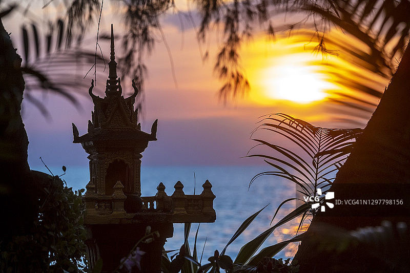 贡布市的祭祀屋日落（横版）图片素材