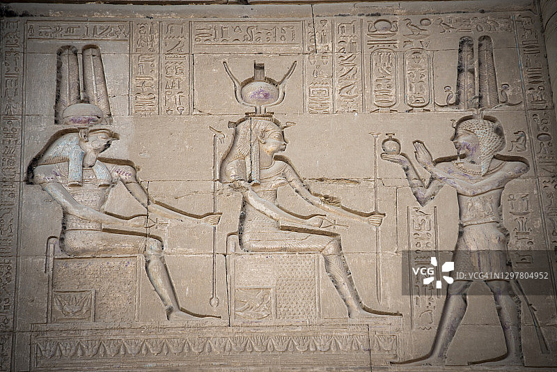 埃及代尼德拉哈索尔神庙的祭神活动图片素材