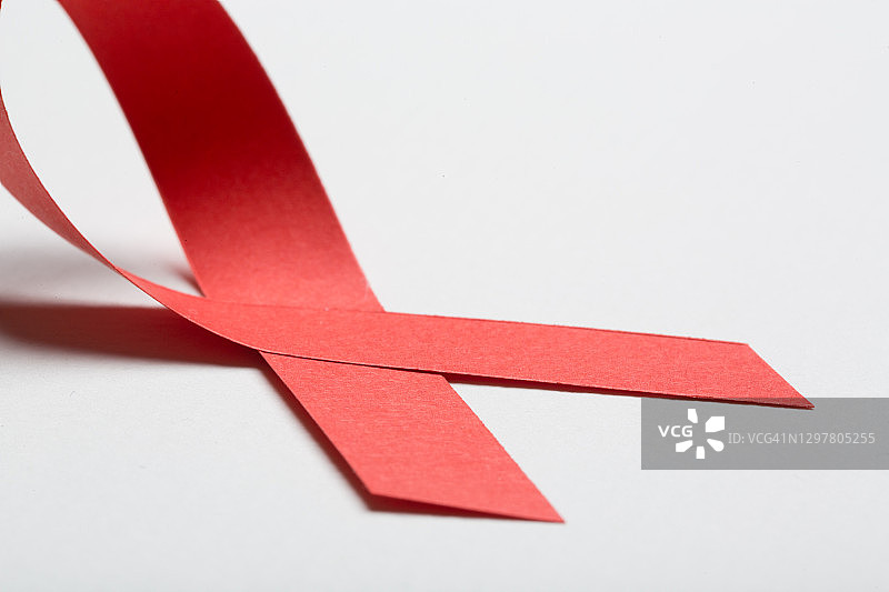 红色关怀丝带图片素材