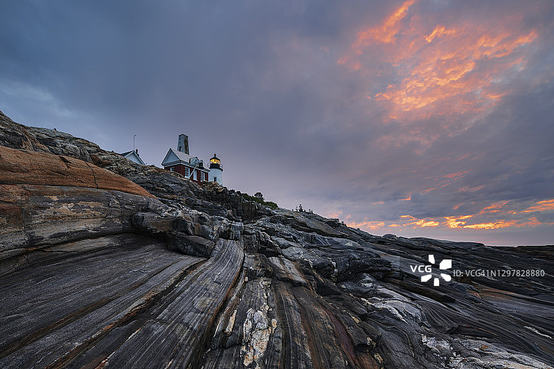 黎明时的佩马奎德角灯塔图片素材