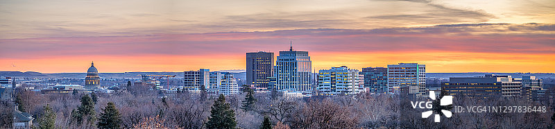 日落时分的博伊西天际线图片素材