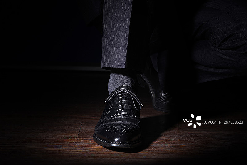 男人，西装特写，鞋子图片素材