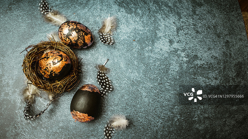 金色和黑色复活节彩蛋图片素材