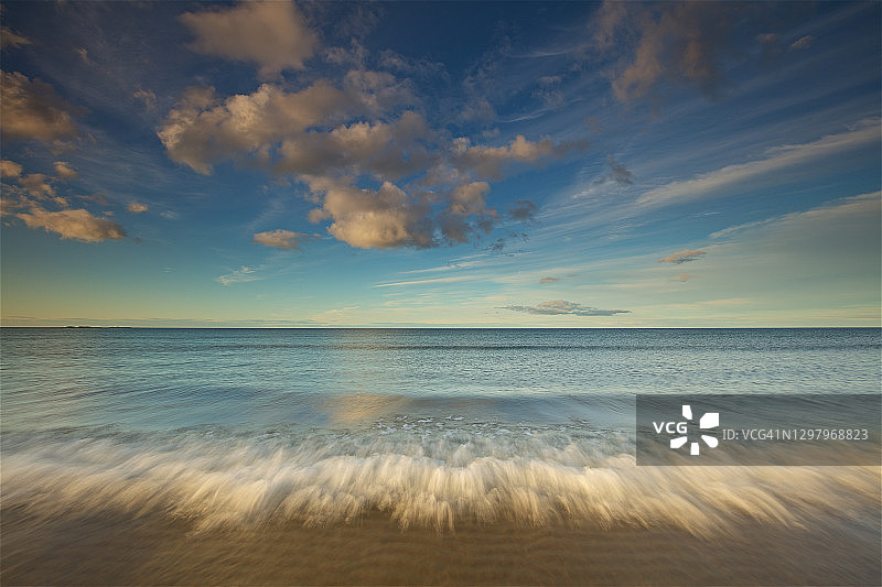 水波荡漾的海景摄影图片素材