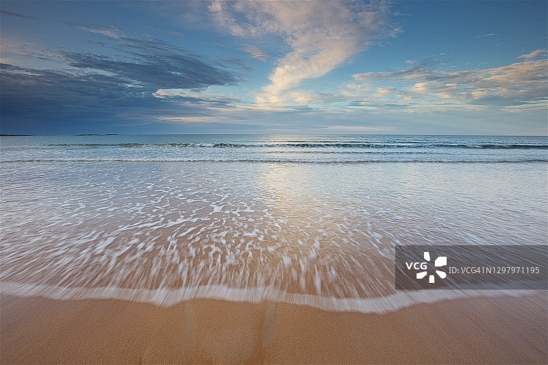 水波荡漾的海景摄影图片素材