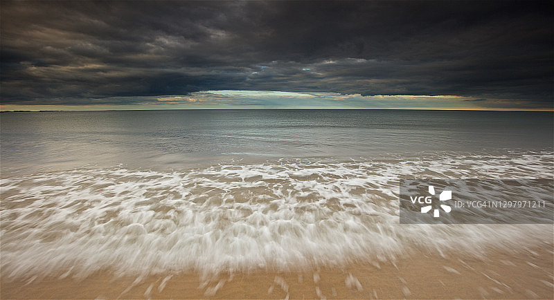 水波荡漾的海景摄影图片素材