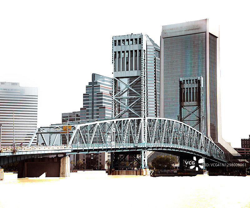 成功的商业：带有剪切路径的现代公司办公大楼图片素材