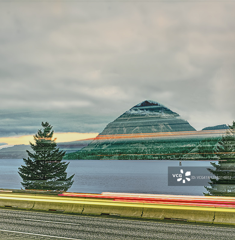 哥伦比亚河日出图片素材