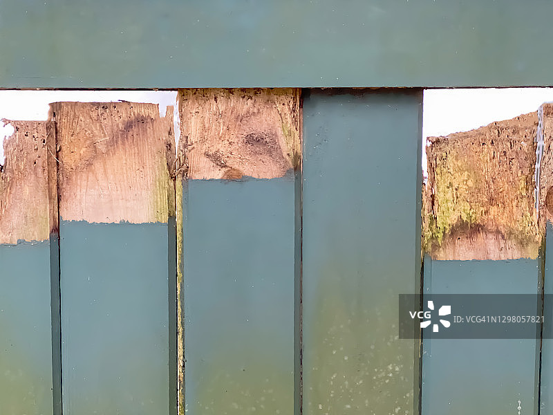 房屋所有权：谁负责维修栅栏图片素材