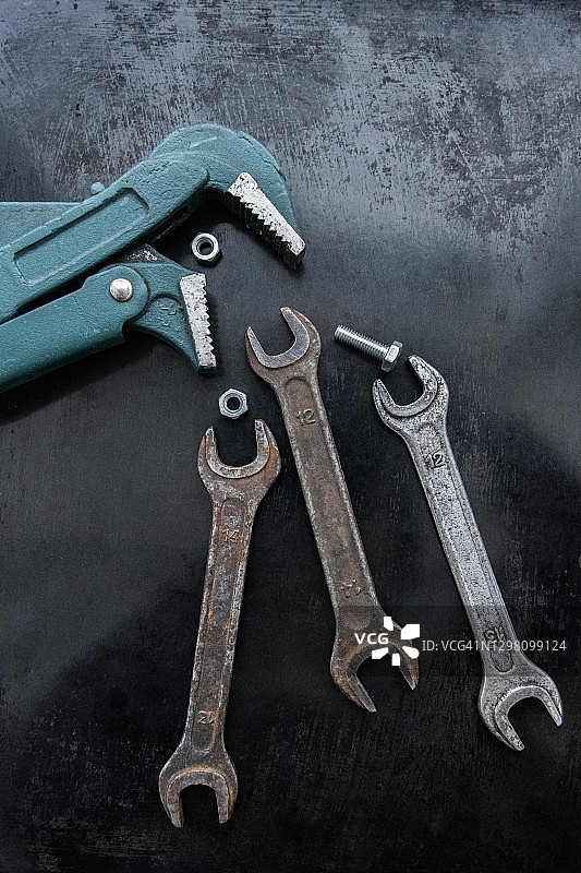 用于室内装饰的创意组合中的维修工具，金属创意，钢制工具装饰图片素材