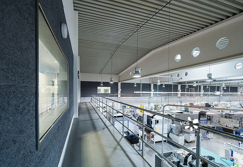 现代化工厂的工业设备图片素材