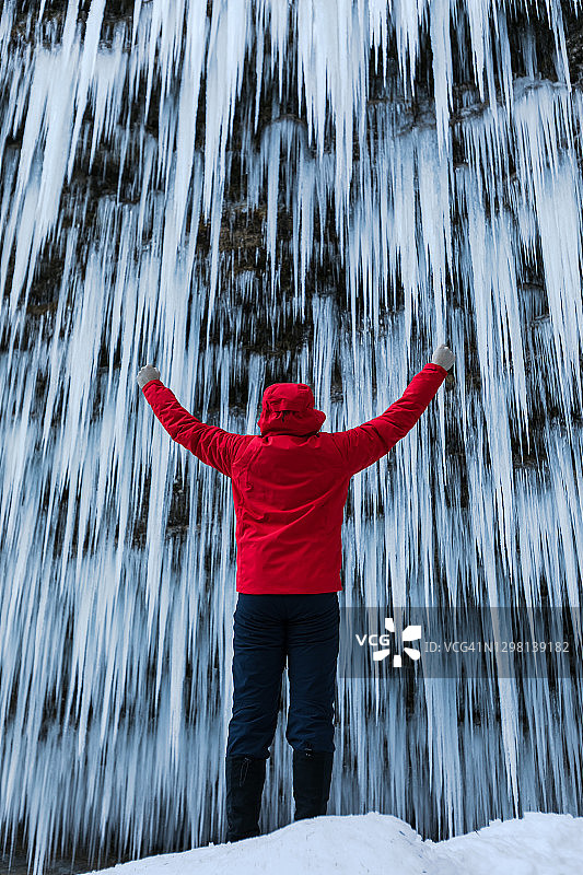 壮丽的冰冻瀑布图片素材