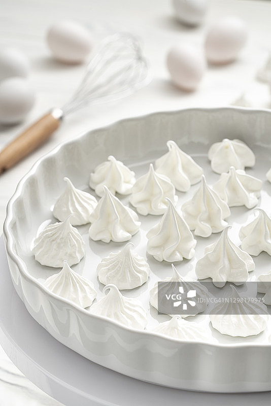 白色自制蛋白酥图片素材