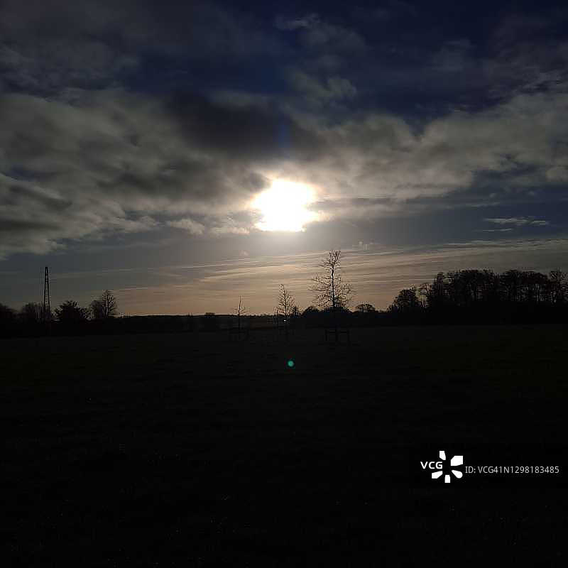 澳大利亚联邦银行App深色模式壁纸图片素材