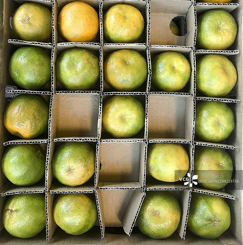 一箱青柠图片素材