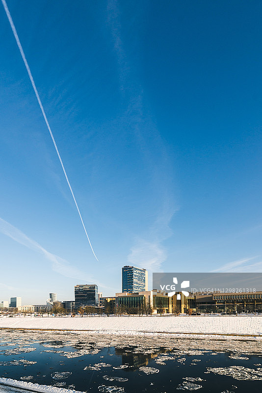 寒冷的冬季城市景观图片素材