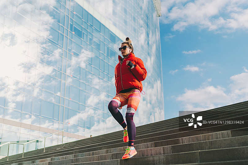 女人慢跑图片素材