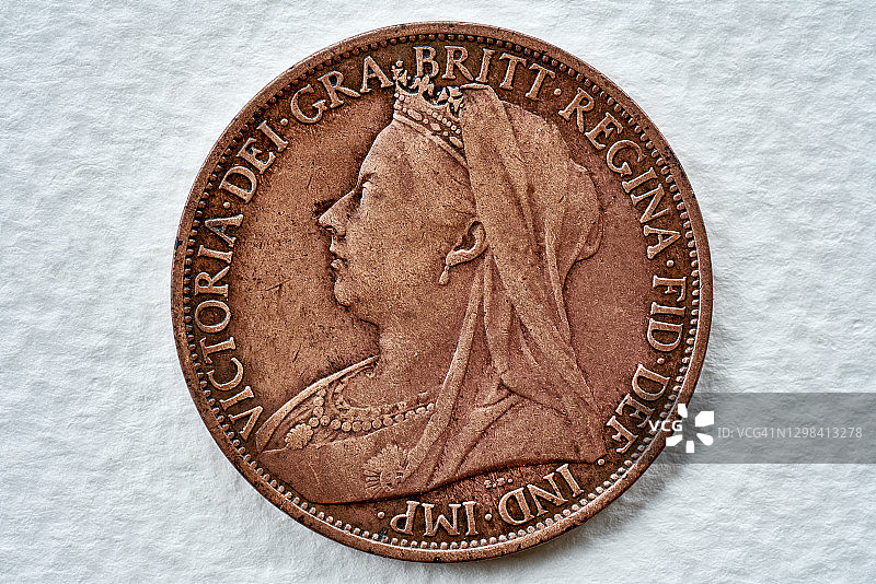 1900年维多利亚女王青铜一便士硬币上的侧面像图片素材