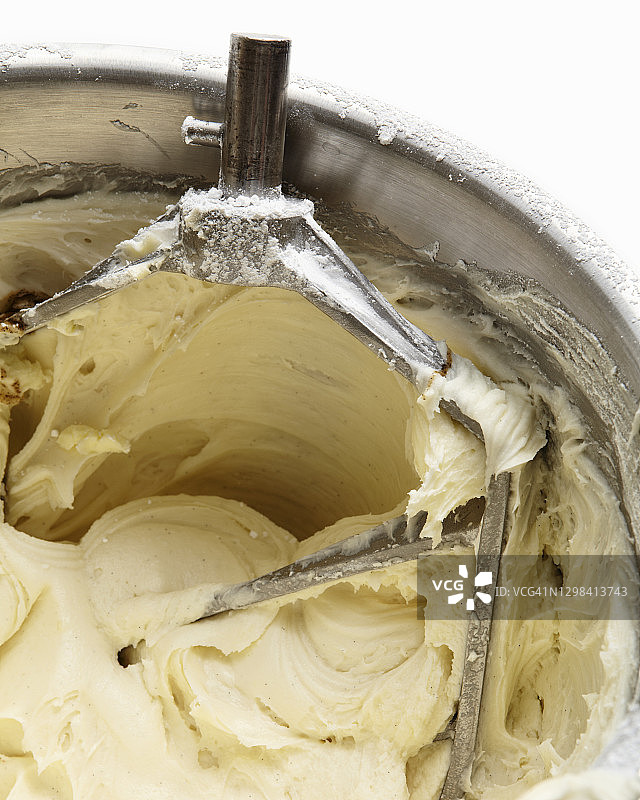 蛋糕搅拌机中的面糊图片素材