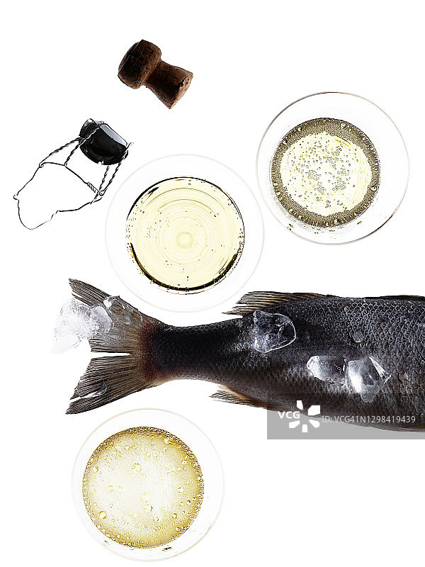 鱼和香槟搭配图片素材