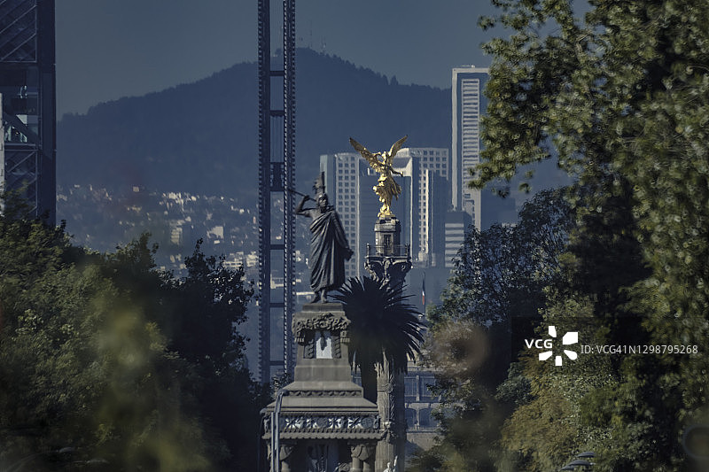 墨西哥城改革大道纪念碑图片素材