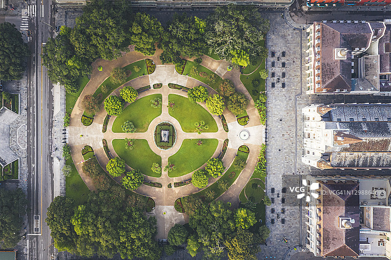 清晨时分的新奥尔良圣路易斯教堂鸟瞰图片素材