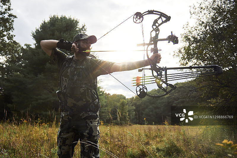 阿巴拉契亚山脉的弓箭猎人图片素材
